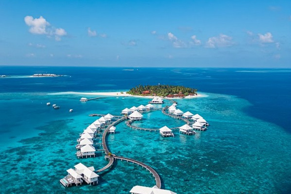 Diamonds Thudufushi Beach & Water Villas