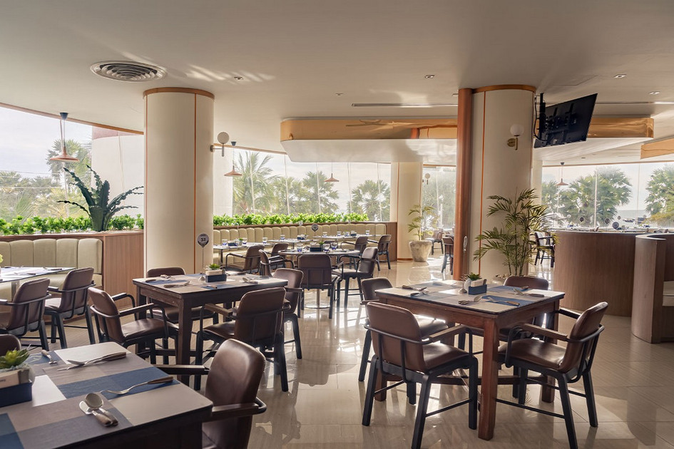 A-One The Royal Cruise Hotel