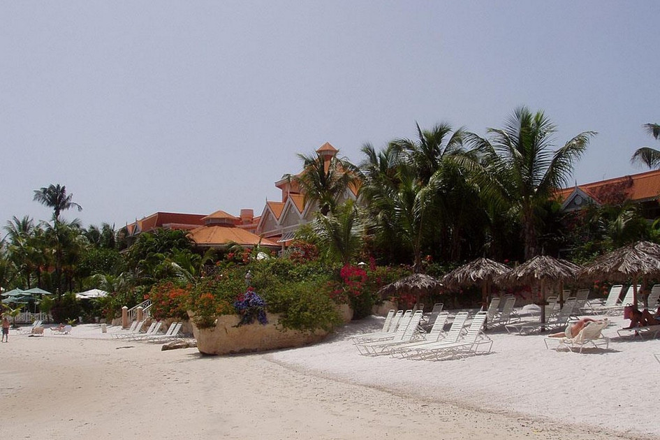 Coco Reef Resort & Spa